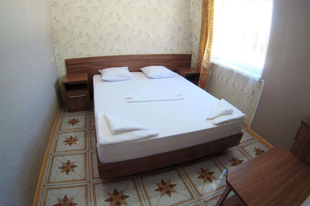 2-х местный «Стандарт» с 1 двуспальной кроватью или 2 отдельными кроватями - 11 кв.м.